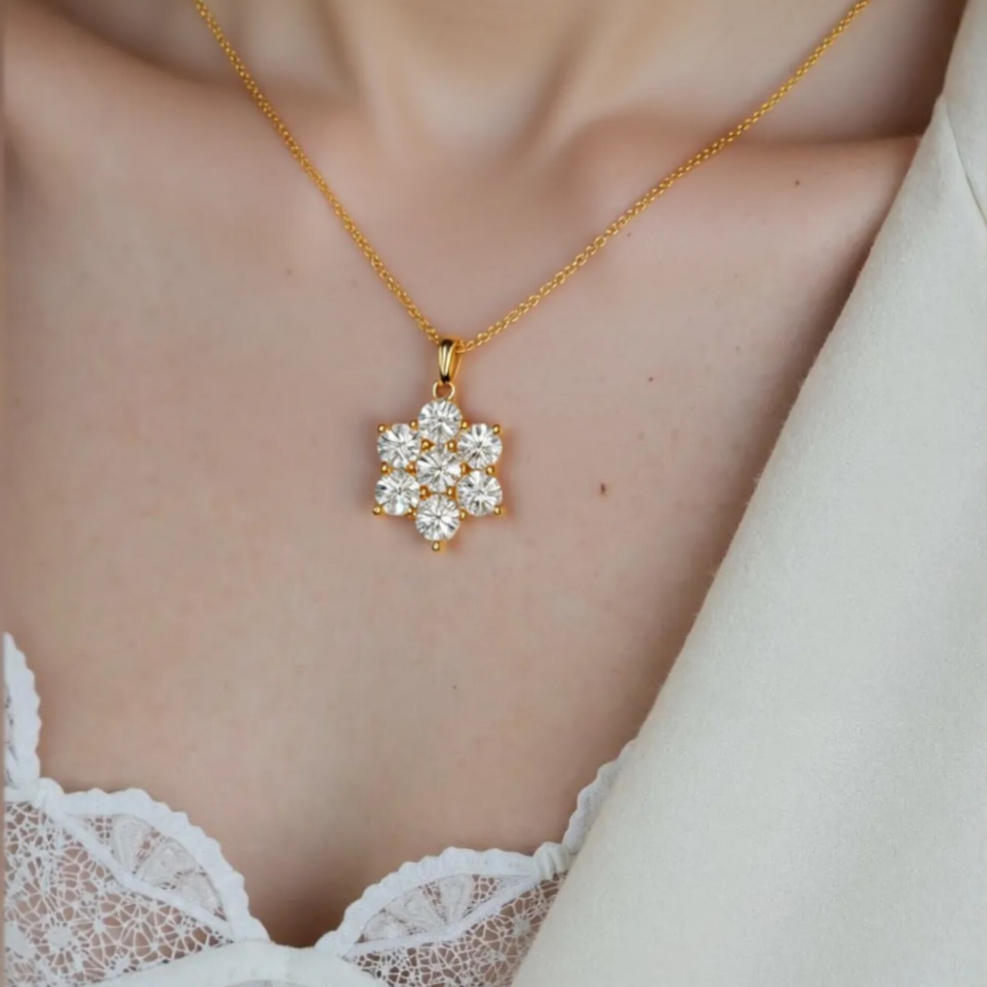 Safa Glame Gold Floral Crystal Pendant Necklace - Image 2